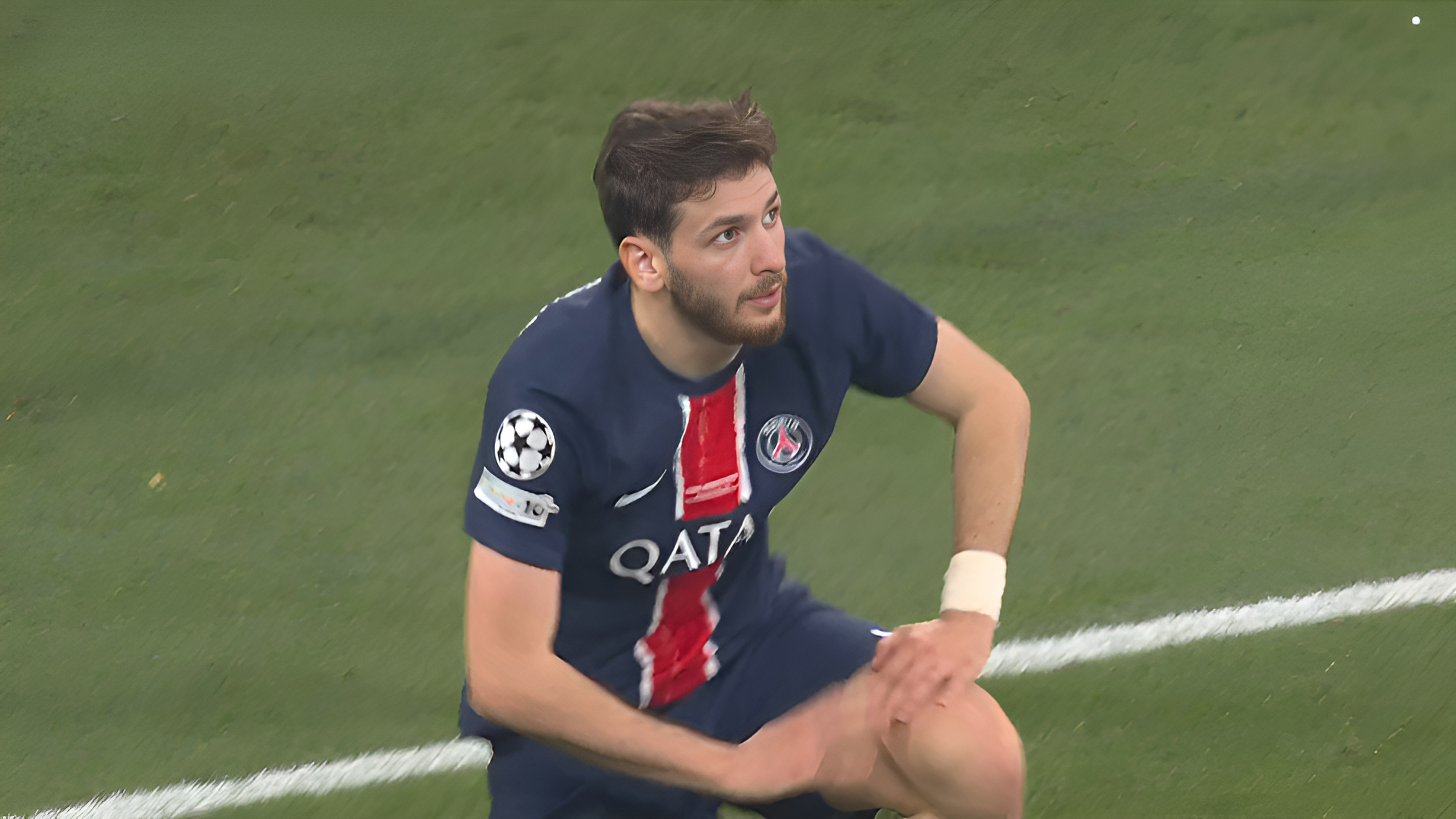 lol攻略-巴黎圣日耳曼迎社区盾关键赛；关键时刻状态回暖；震撼外界；资深球员宣示担当的简单介绍